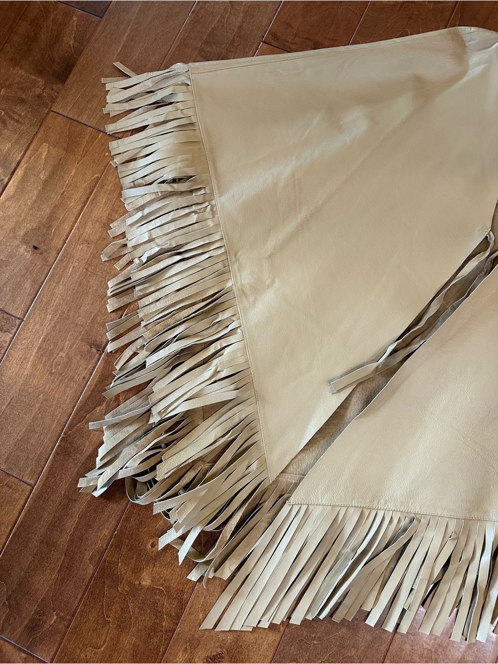 Newport News Beige Leather Poncho with Suede Lining - Picture 3 of 4